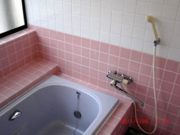 6清掃事例：浴室のカビ汚れ、タイルの目地