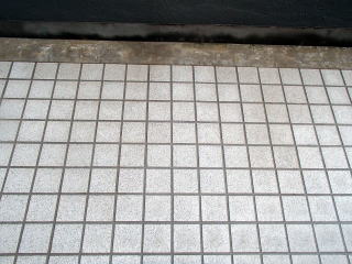 12清掃実例：集合住宅の外階段・通路の高圧洗浄