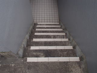 5清掃実例：集合住宅の外階段・通路の高圧洗浄