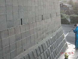 5高圧洗浄実例：ブロック塀や石垣などのコケや汚れ