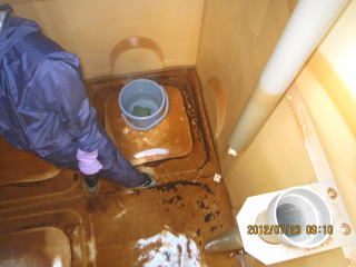 1清掃実例：貯水タンクの定期清掃